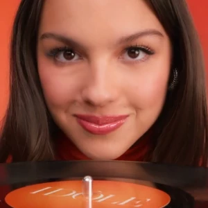 video-parfums-lancome-idole-07306