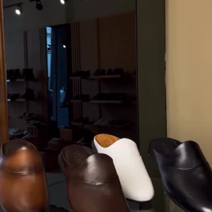 video-chaussures-mules-homme-10345