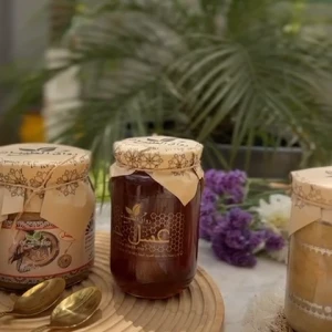 video-miel-miel-herbes-miel-deucalyptus-amlou-amande-miel-de-manuka-10961